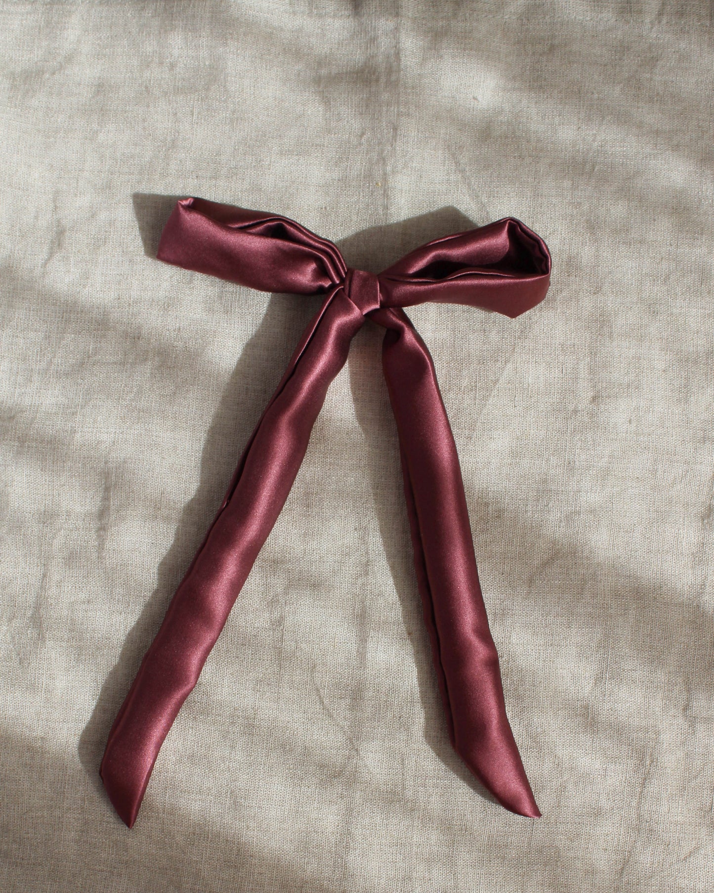 Ruban pour cheveux en soie naturelle rouge rosewood