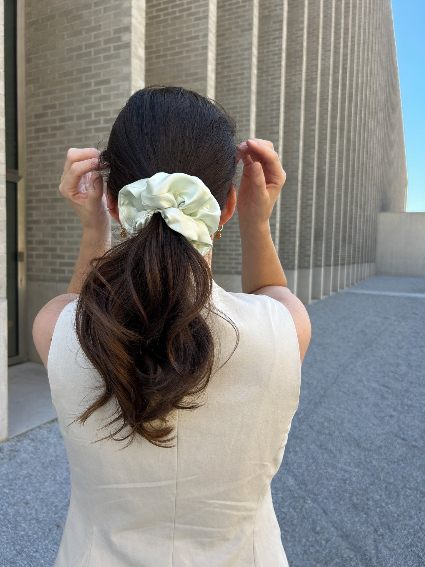 LE JADE EN SATIN DE SOIE