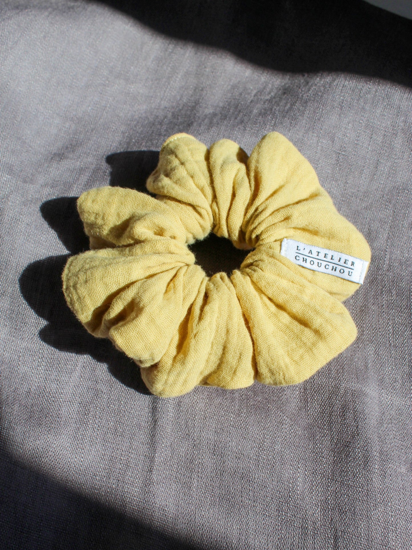 Chouchou cheveux, en gaze de coton jaune, pour femme