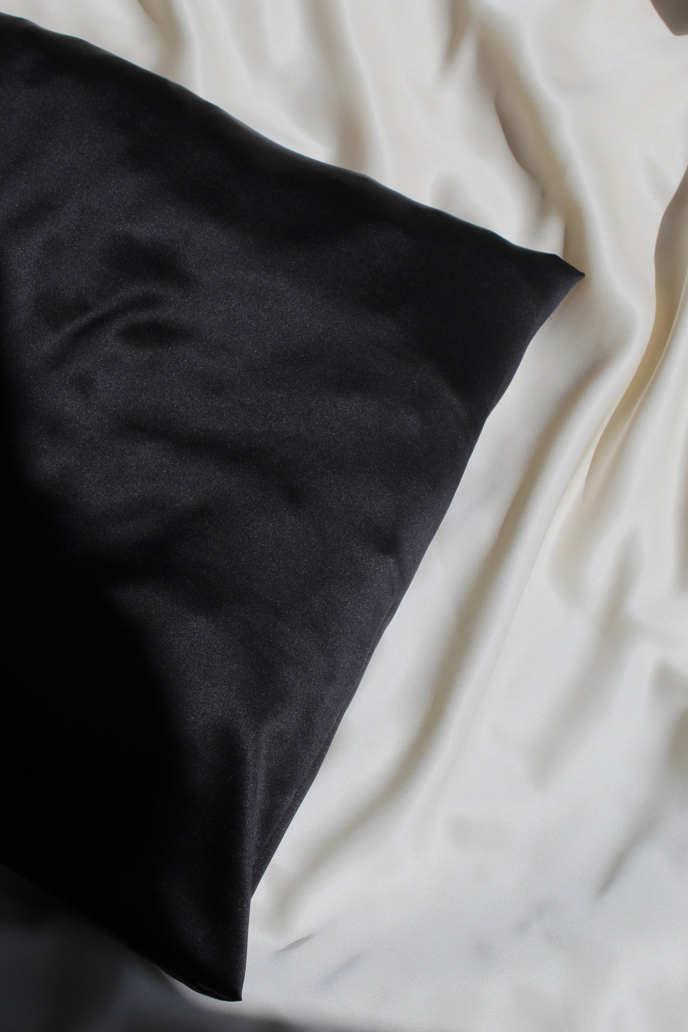 BLACK SILK SATIN PILLOWCASE