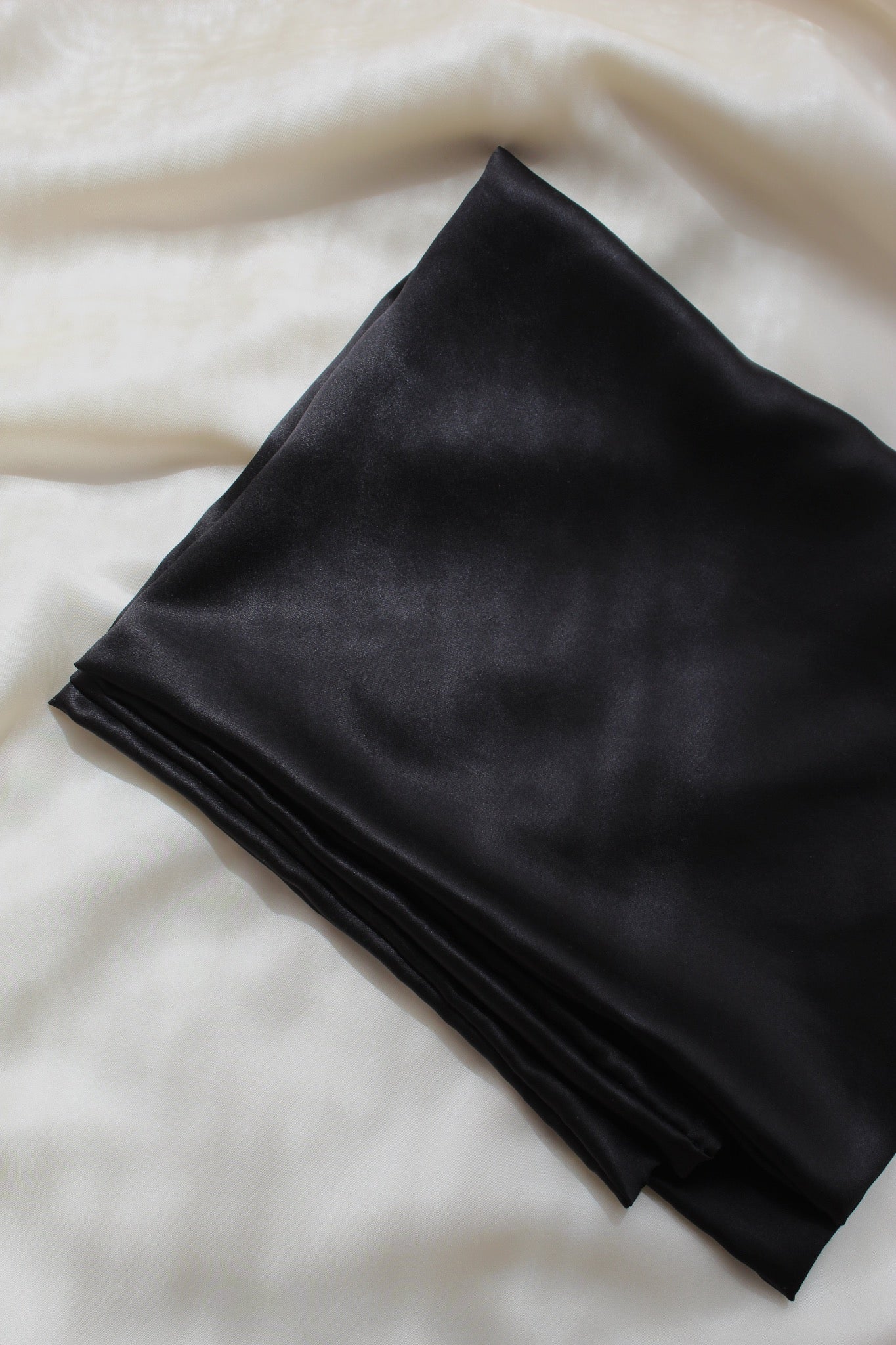 BLACK SILK SATIN PILLOWCASE